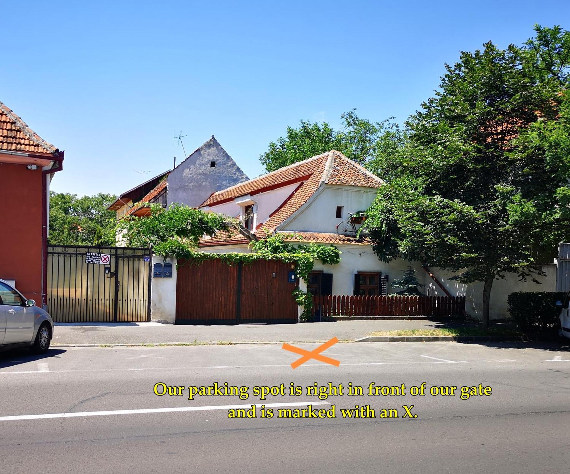 Bike House - 250-Year-Old Restored House In A Quiet Area Braşov Exterior foto