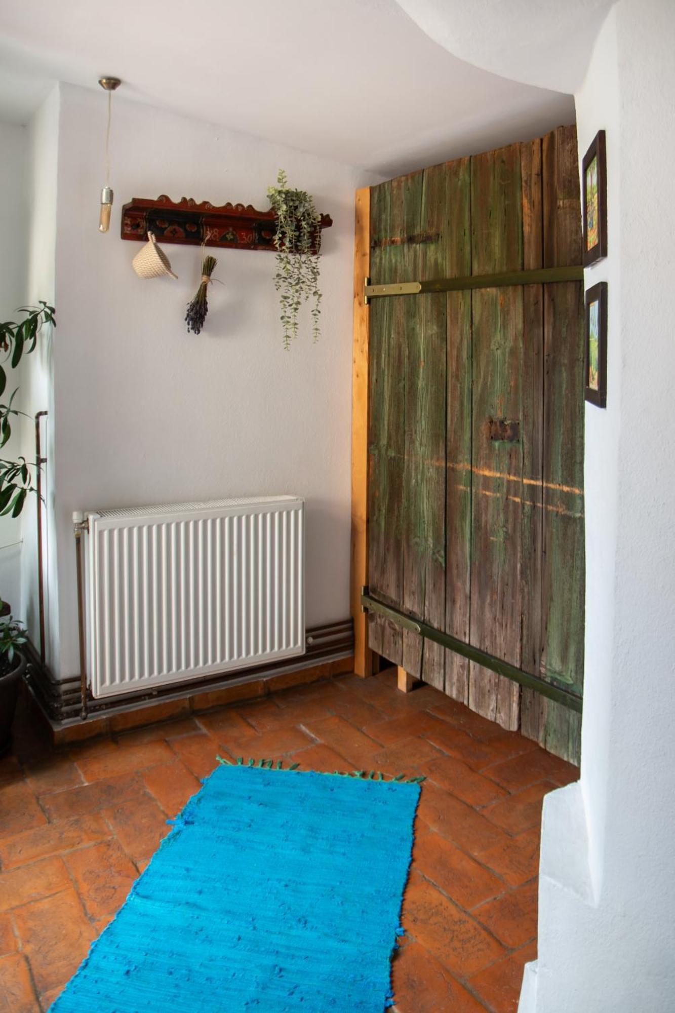 Bike House - 250-Year-Old Restored House In A Quiet Area Braşov Exterior foto