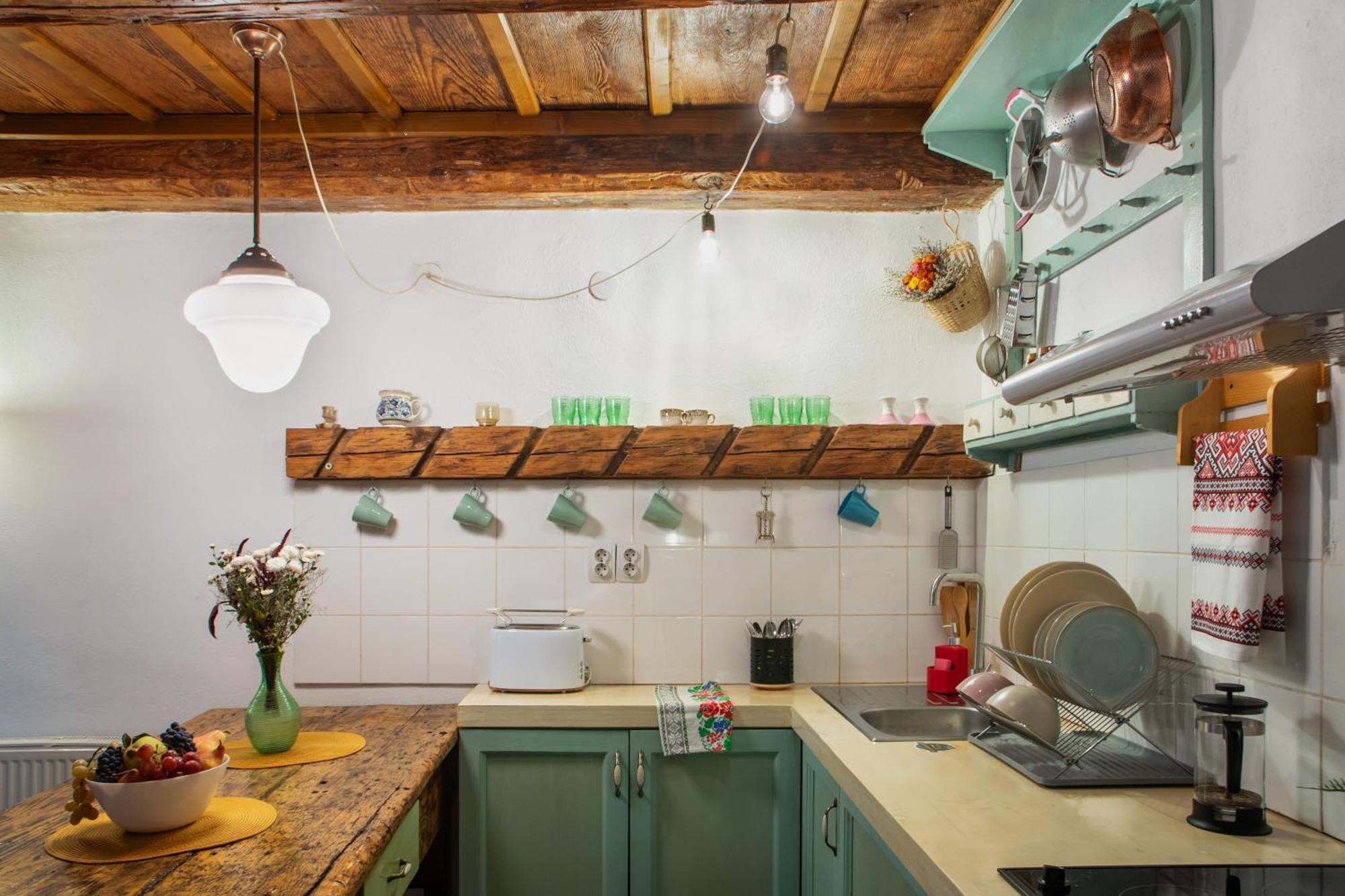 Bike House - 250-Year-Old Restored House In A Quiet Area Braşov Exterior foto
