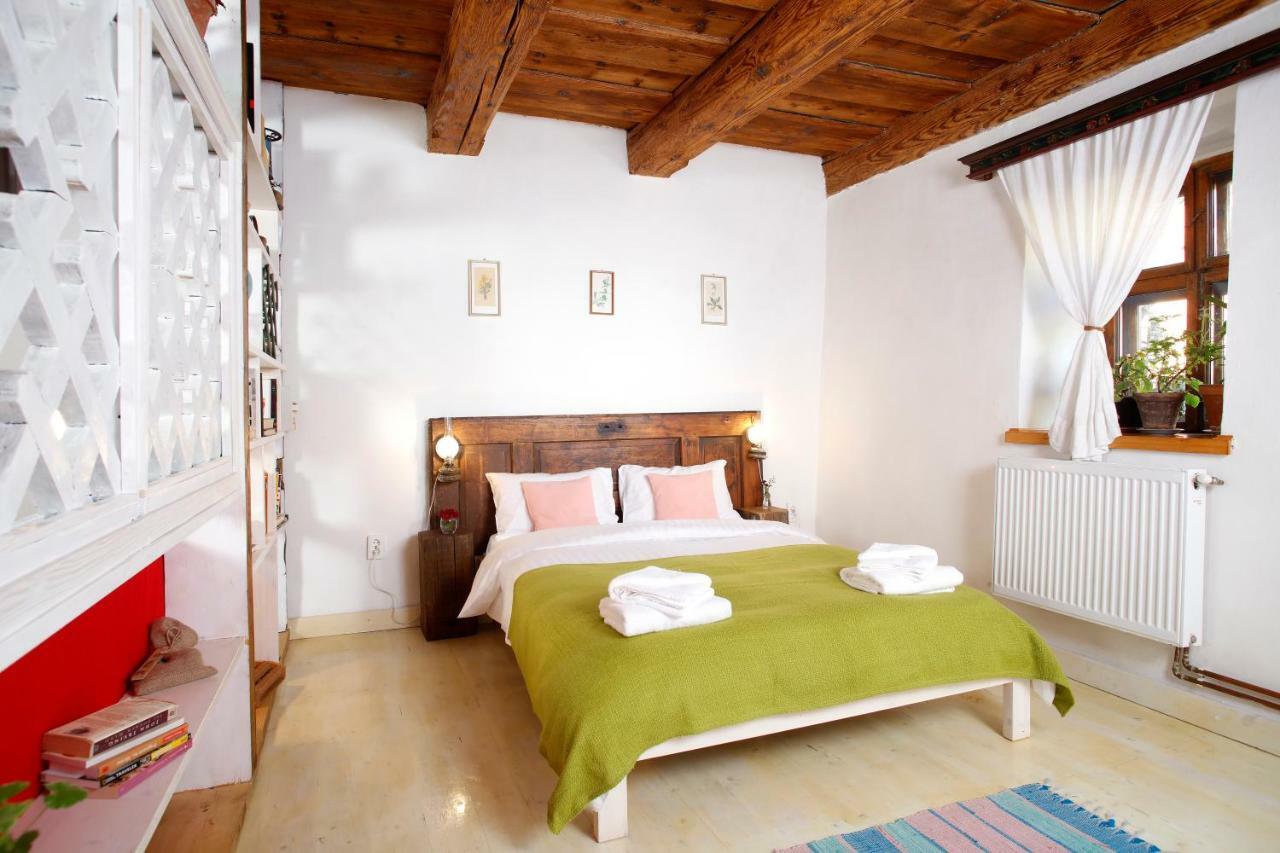 Bike House - 250-Year-Old Restored House In A Quiet Area Braşov Exterior foto